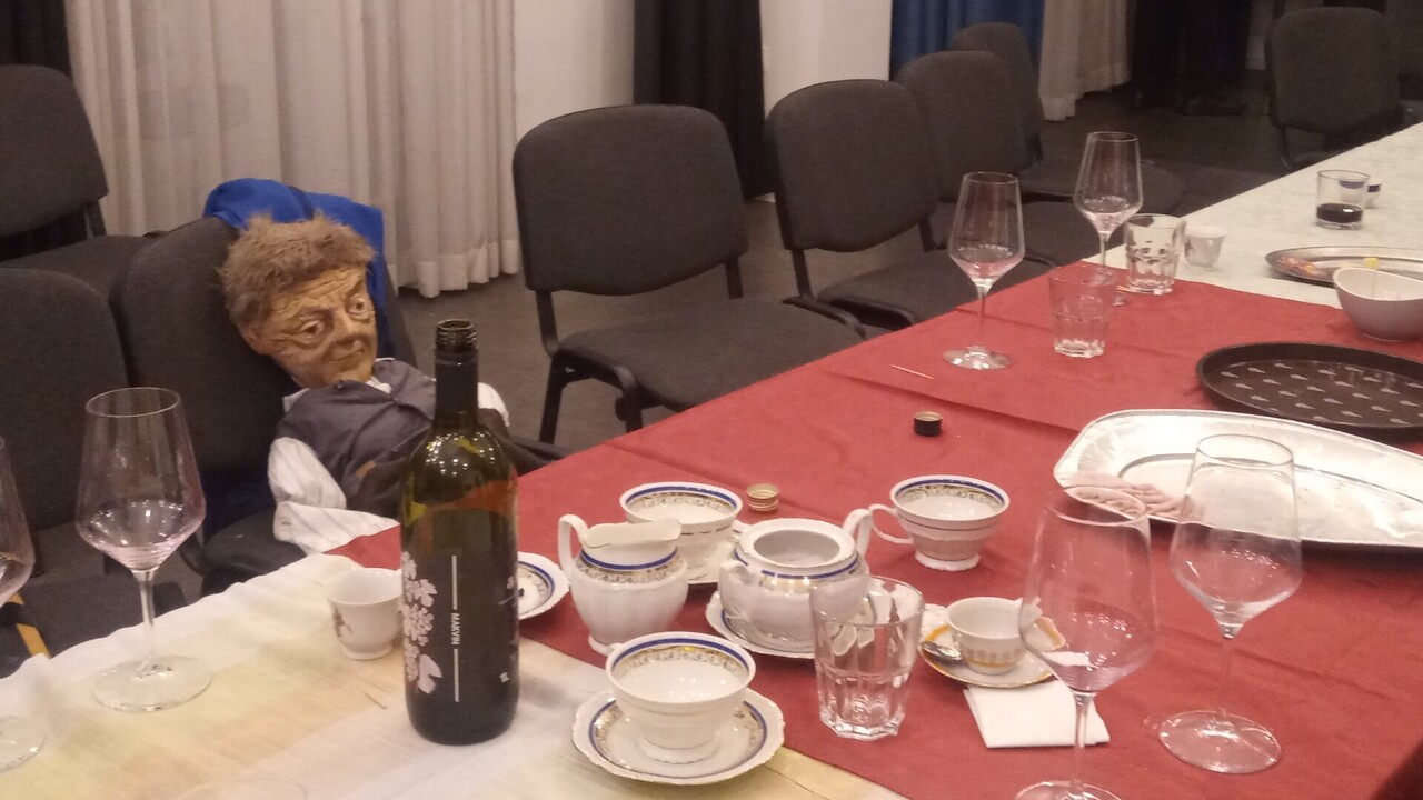 [DKK] Recenzija predstave Kdo je okužil dedka?