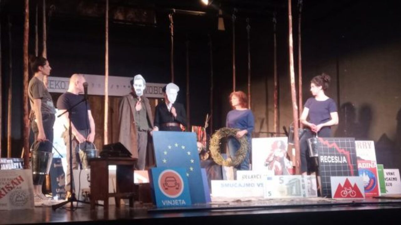 Recenzija predstave Maistrovega abonmaja: Juriš